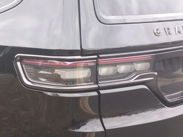 Used 2024 Black Jeep Series II image 21