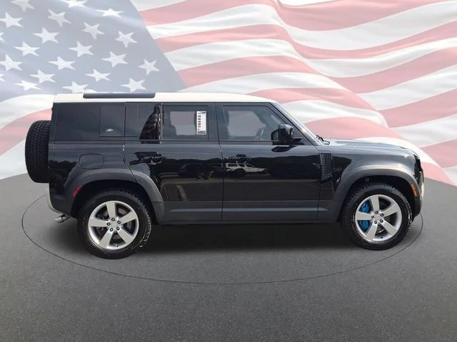 Used 2024  Land Rover SE image 2
