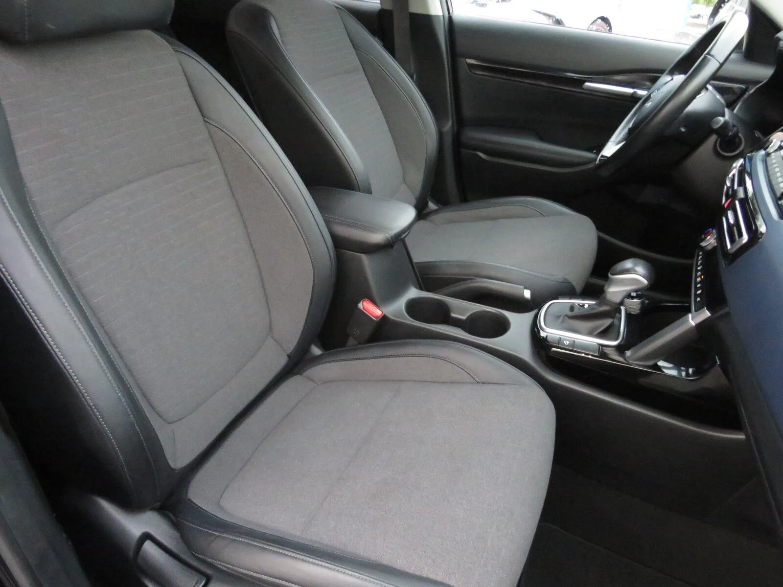 Used 2022 Cherry Black Kia S image 18