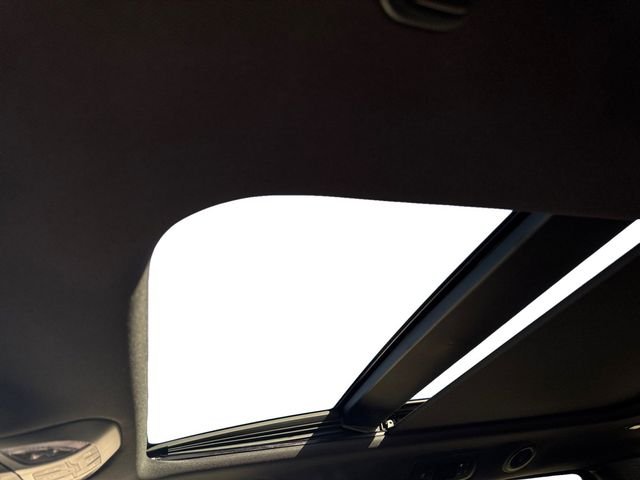 New 2026 Red Hot Pearl-Coat Exterior Paint Chrysler Select image 9