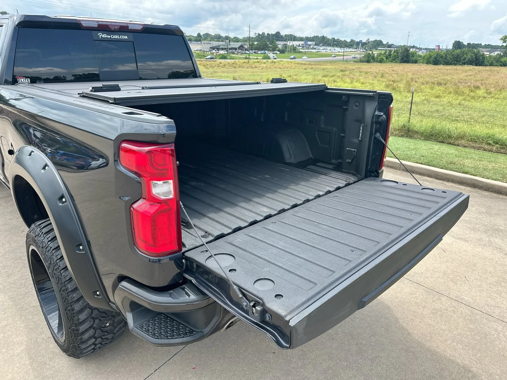 Used 2023 Dark Ash Metallic Chevrolet High Country image 24