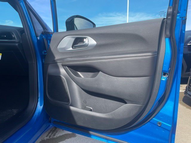 New 2026 Hydro Blue Pearlcoat Chrysler Limited image 12