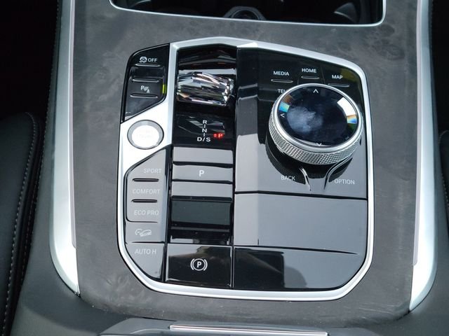 Used 2026 White BMW xDrive40i image 23