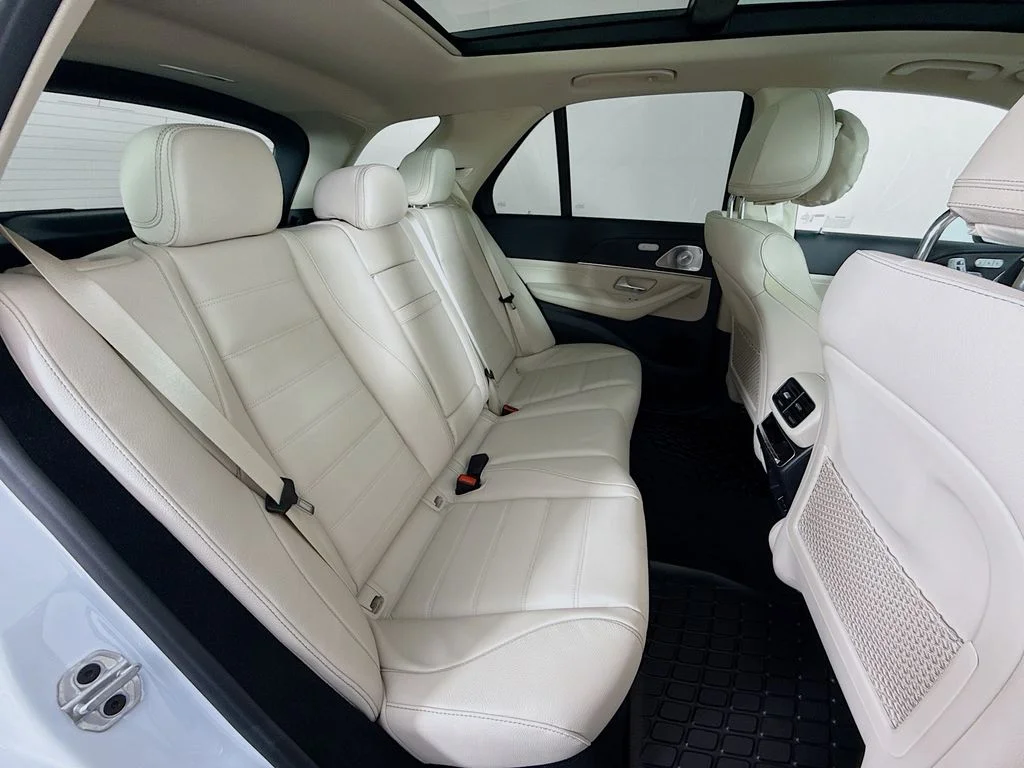New 2026 MANUFAKTUR Moonlight White Metallic Mercedes-Benz GLE 450 image 29
