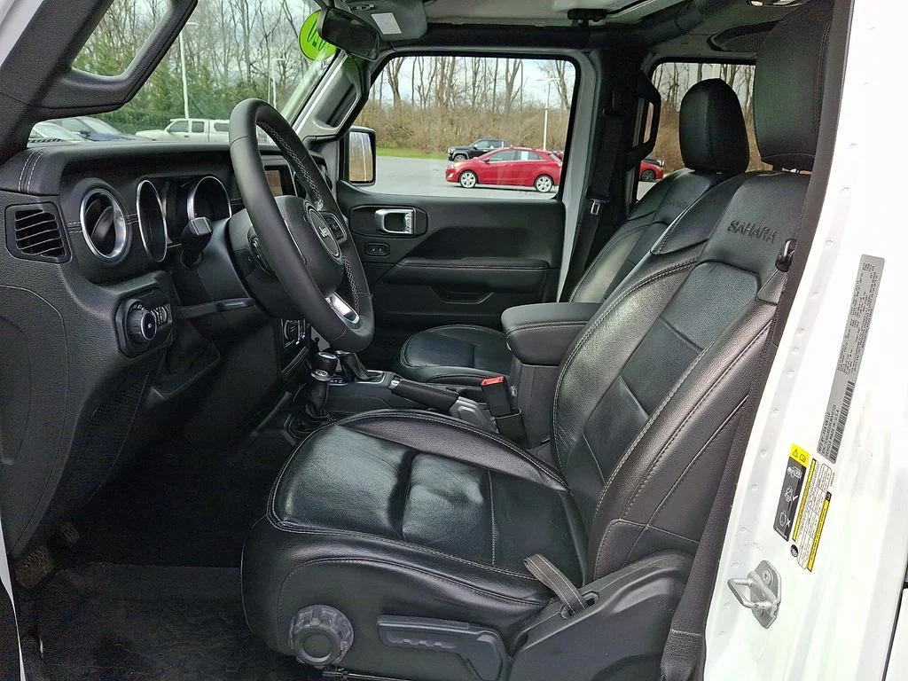 Used 2020 White Jeep Unlimited Sahara image 13