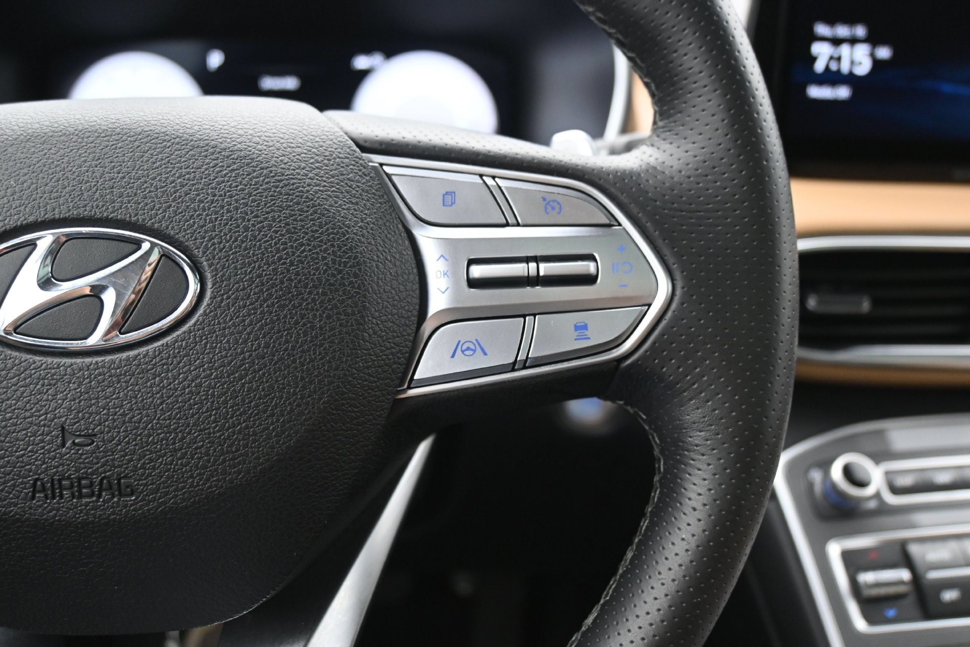 Used 2022 White Hyundai Calligraphy AWD image 22