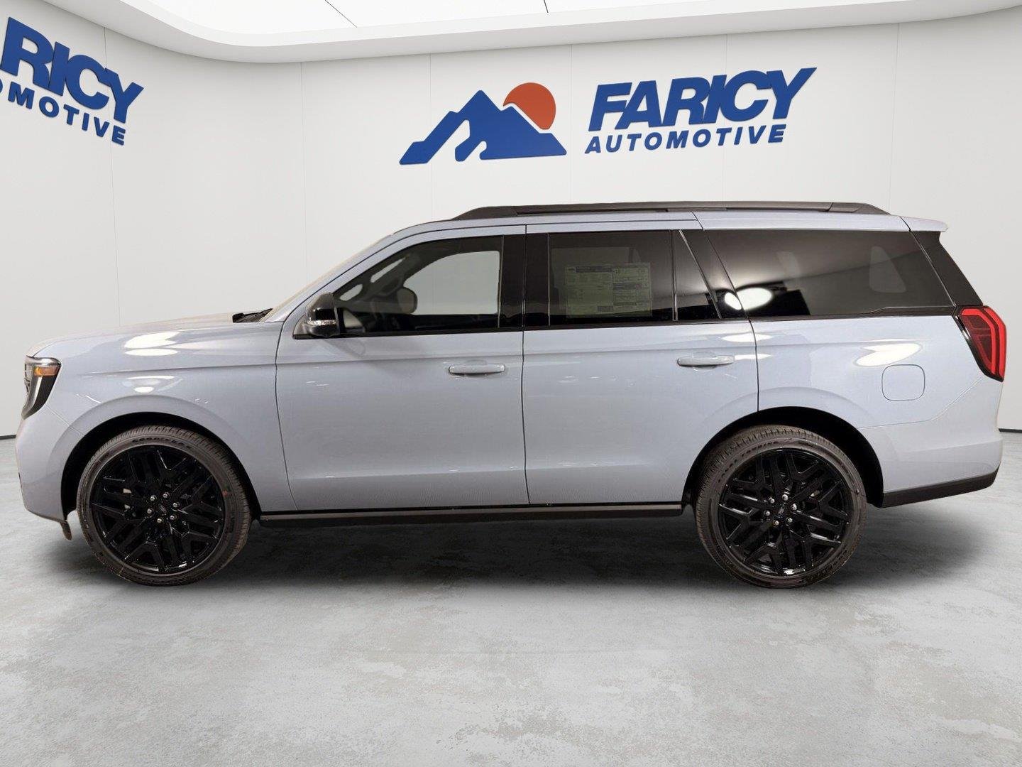 New 2026 Glacier Gray Metallic Tri-Coat Ford Platinum® image 2