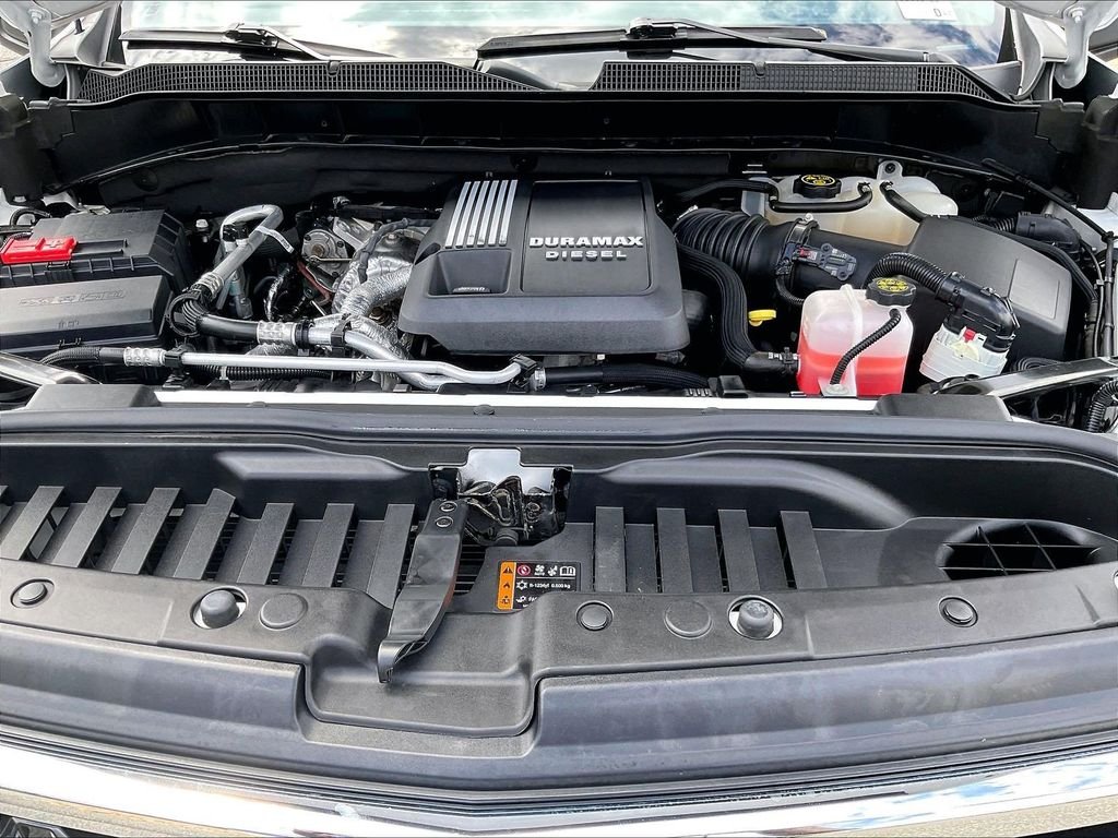Used 2023 White Chevrolet LT image 28