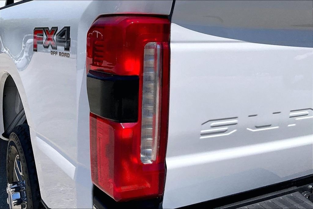 New 2026 Ford Super Duty F-250 Lariat 4D Crew Cab
