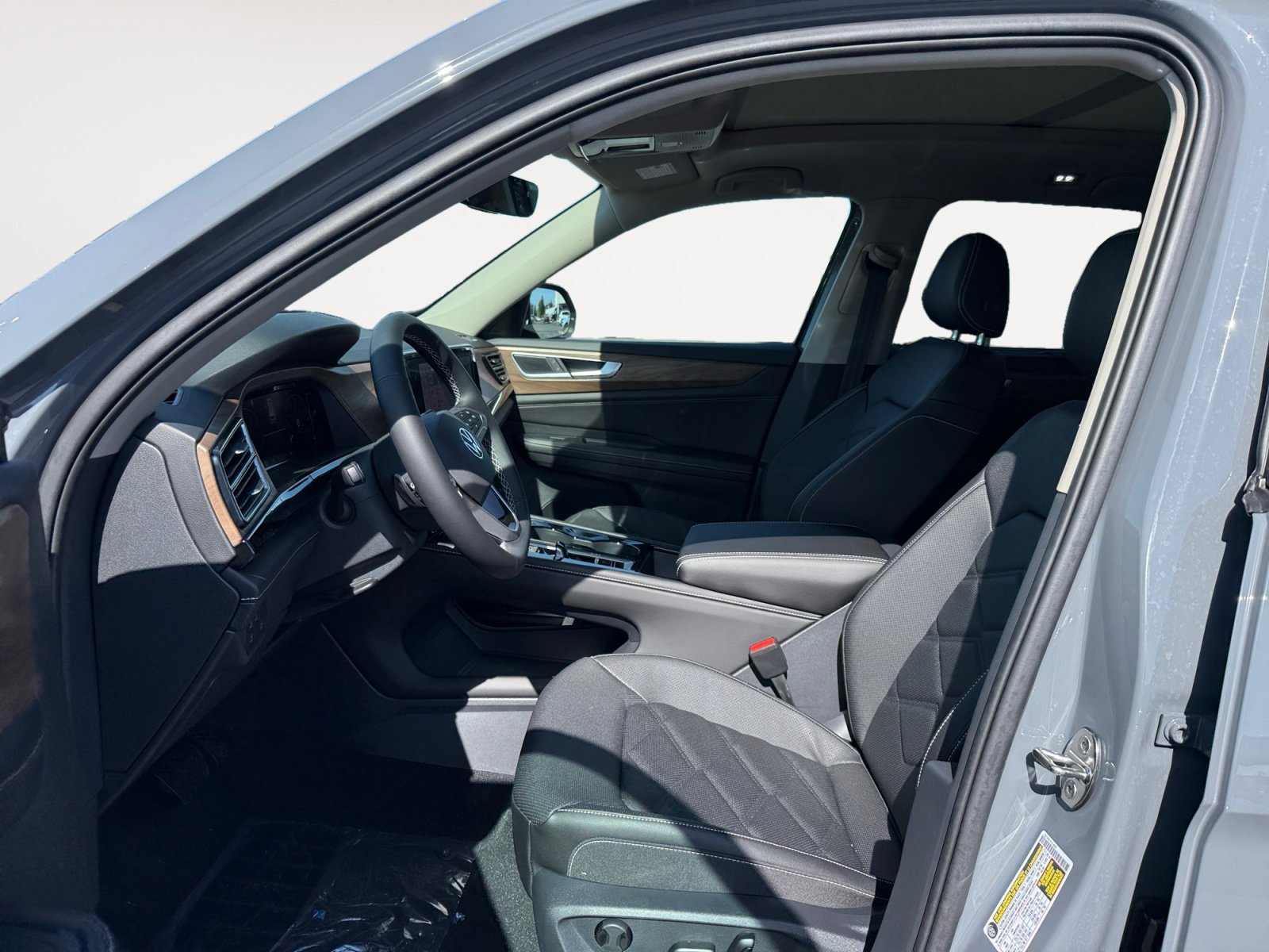 New 2026 Pure Gray Volkswagen 2.0T SE w/Technology image 10