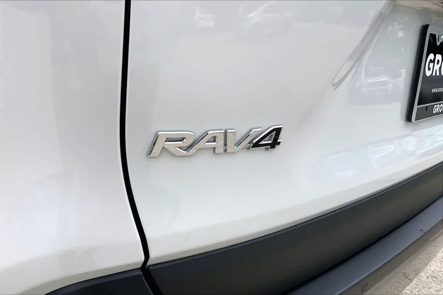 Used 2025 Wind Chill Pearl Toyota Limited image 31