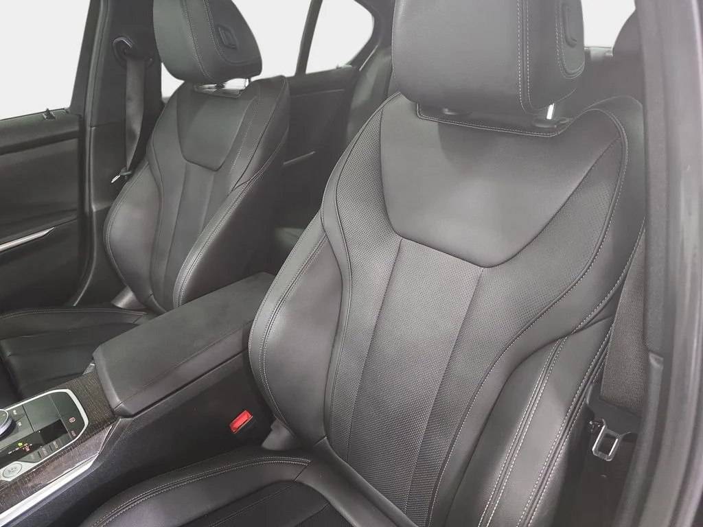 Used 2022 Jet Black BMW 330i image 22