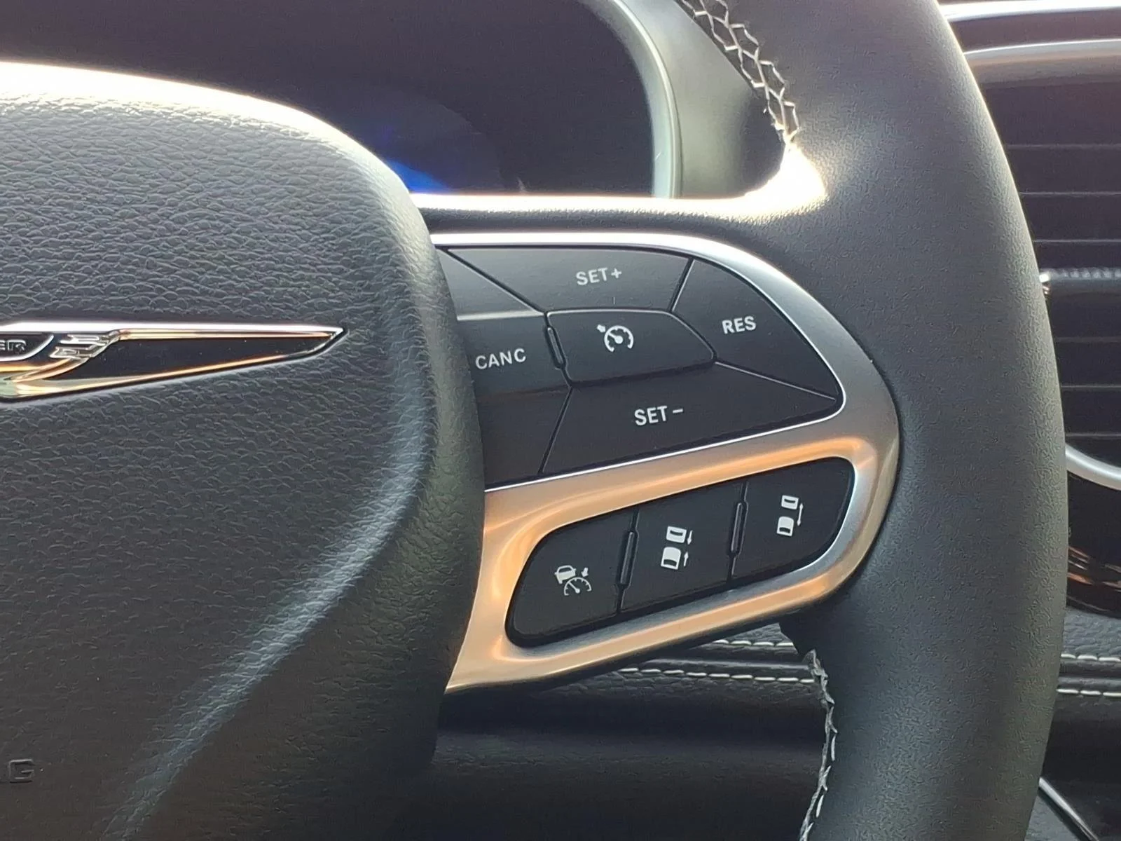 2026 Chrysler Pacifica Select - Photo 18