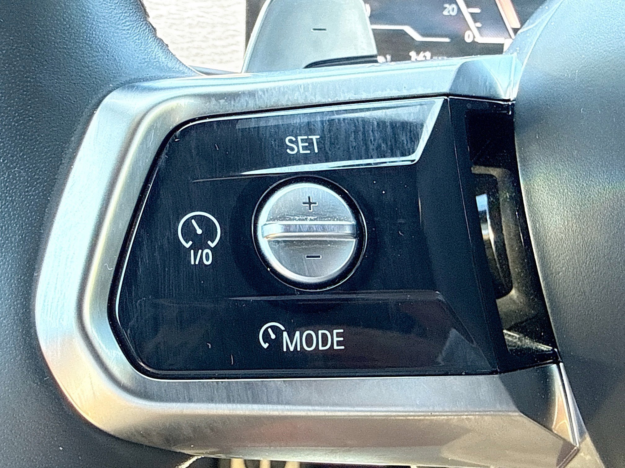 Used 2023 Oxide Grey Metallic BMW 760i xDrive image 37
