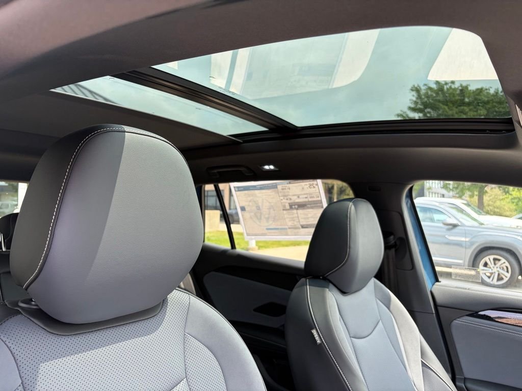 New 2026 Monterey Blue W/Deep Black Roof Volkswagen 2.0T SE R-Line Black image 17