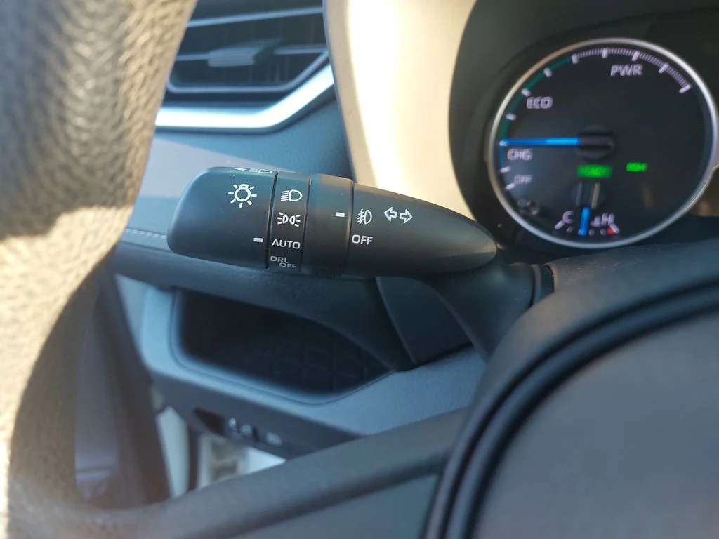 Used 2021 White Toyota XLE image 25