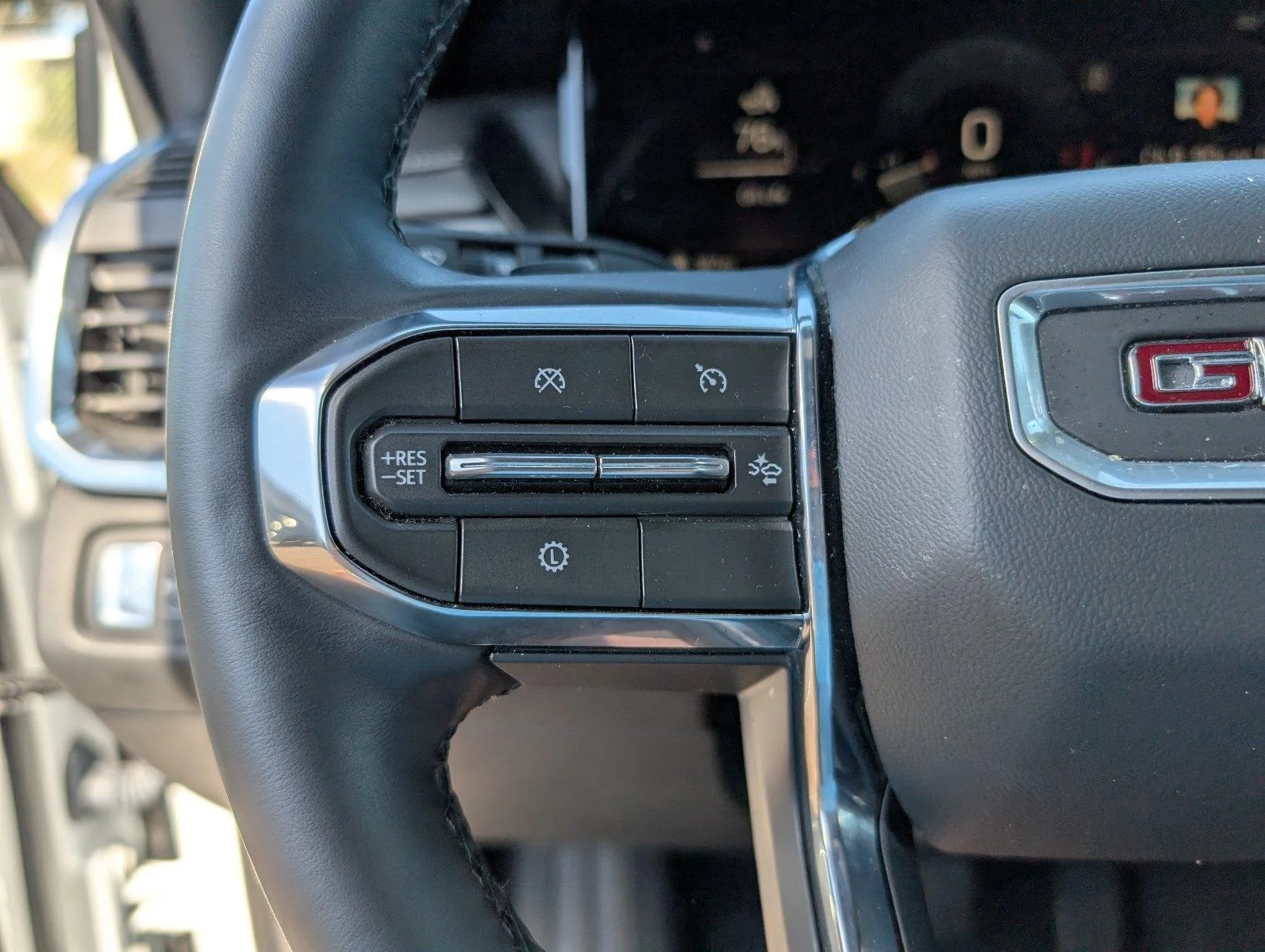 Used 2026 Summit White GMC Elevation image 27