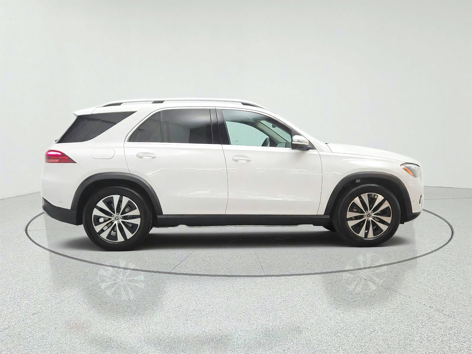 Certified Used 2026 Polar White Mercedes-Benz GLE 350 SUV image 4