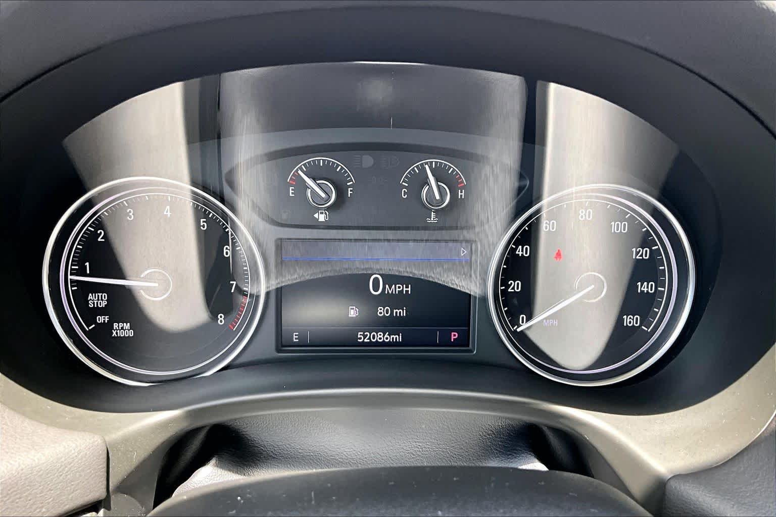 Used 2023 Summit White Buick Essence image 24