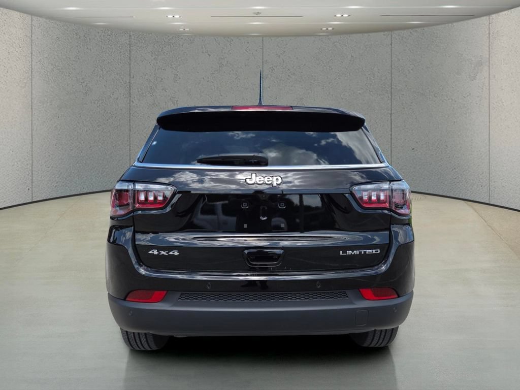 New 2026 Diamond Black Crystal Pearlcoat Jeep Limited image 6