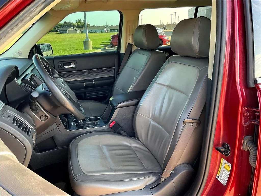 Used 2019 Red Ford SEL image 13