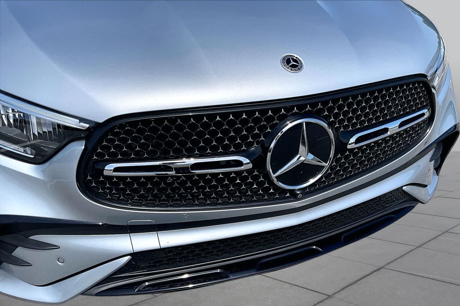 Used 2024 Cirrus Silver Metallic Mercedes-Benz GLC 300 image 30