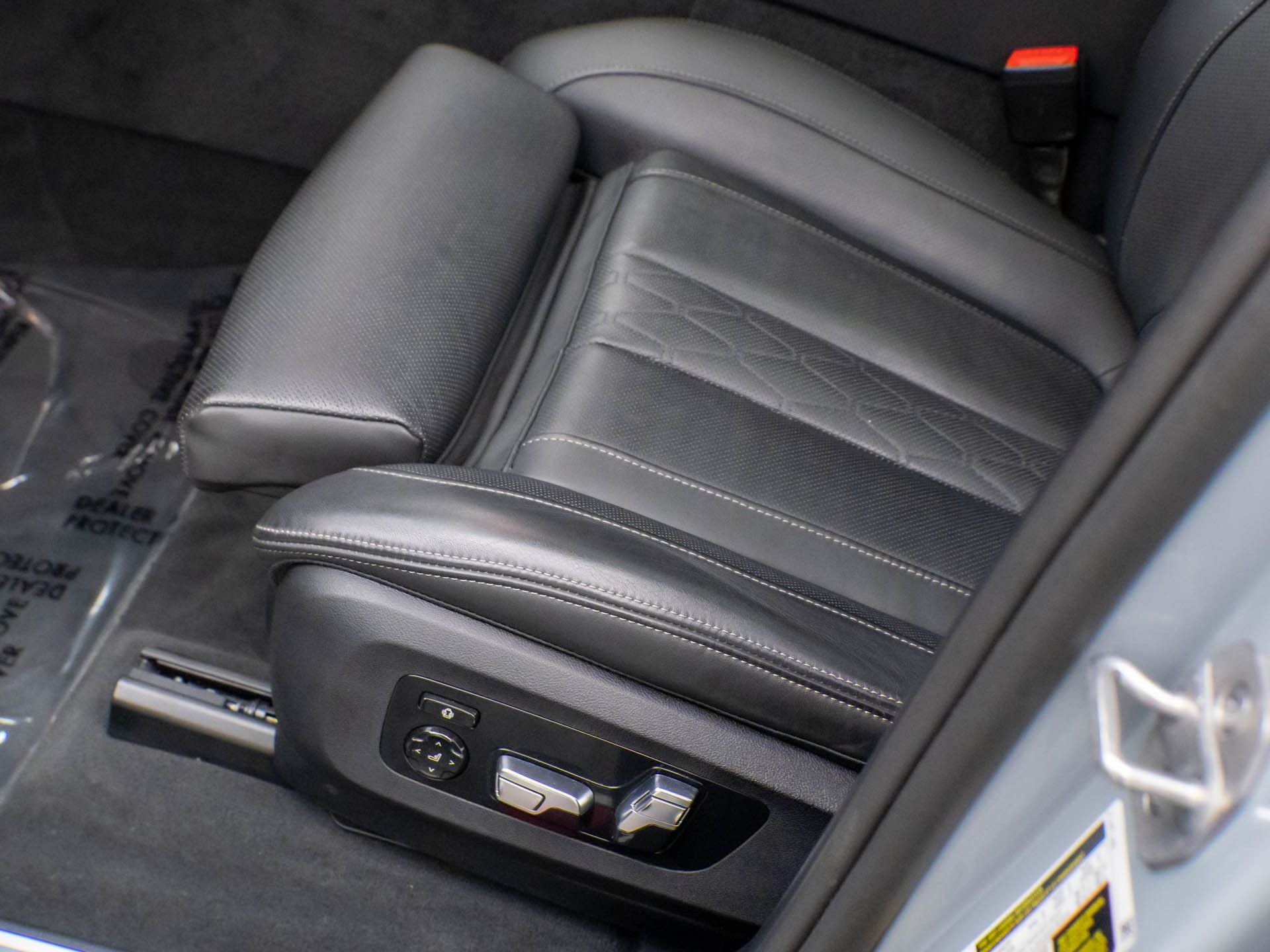 Certified Used 2024 Brooklyn Grey Metallic BMW M60i image 16