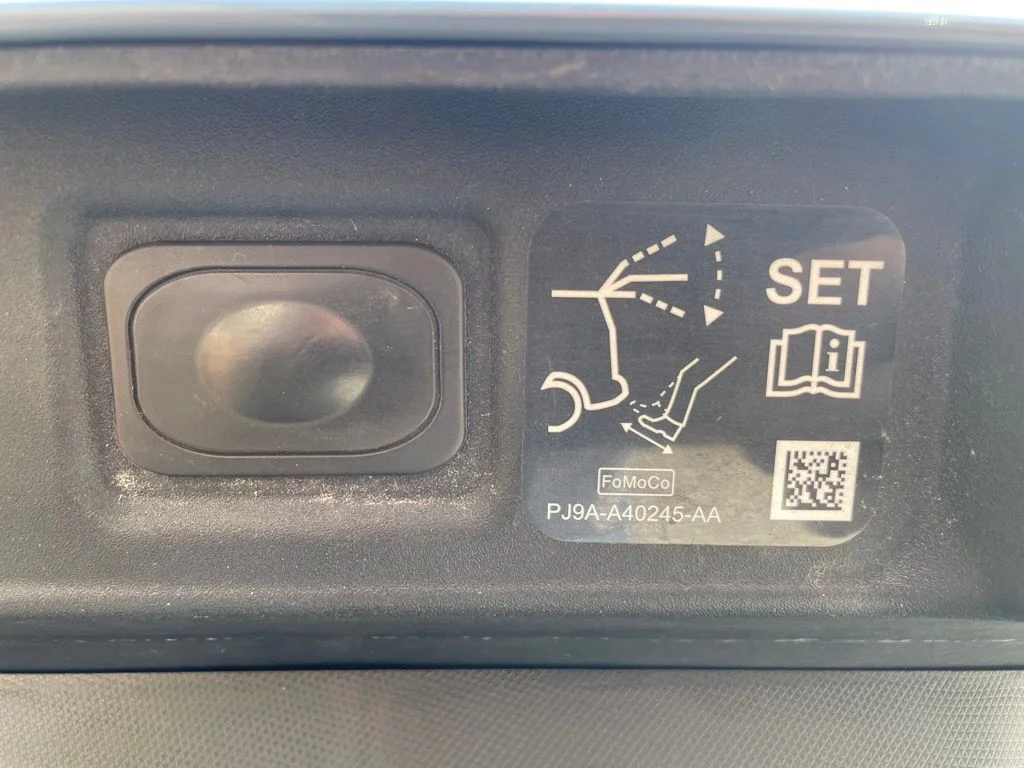 Used 2023 Vapor Blue Ford Premium image 8