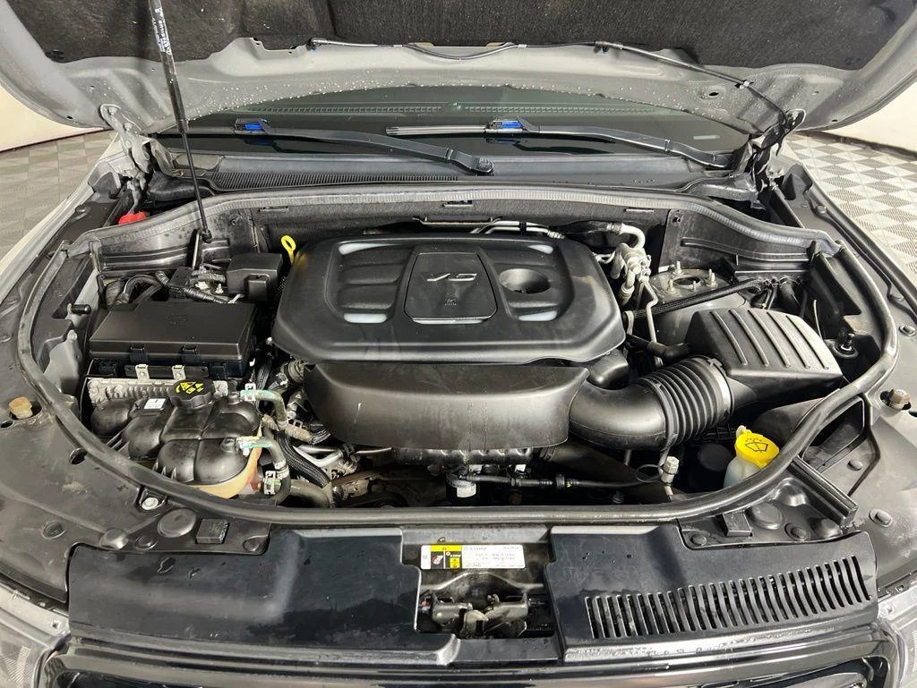 Used 2020 Gray Clearcoat Dodge SXT Plus image 27