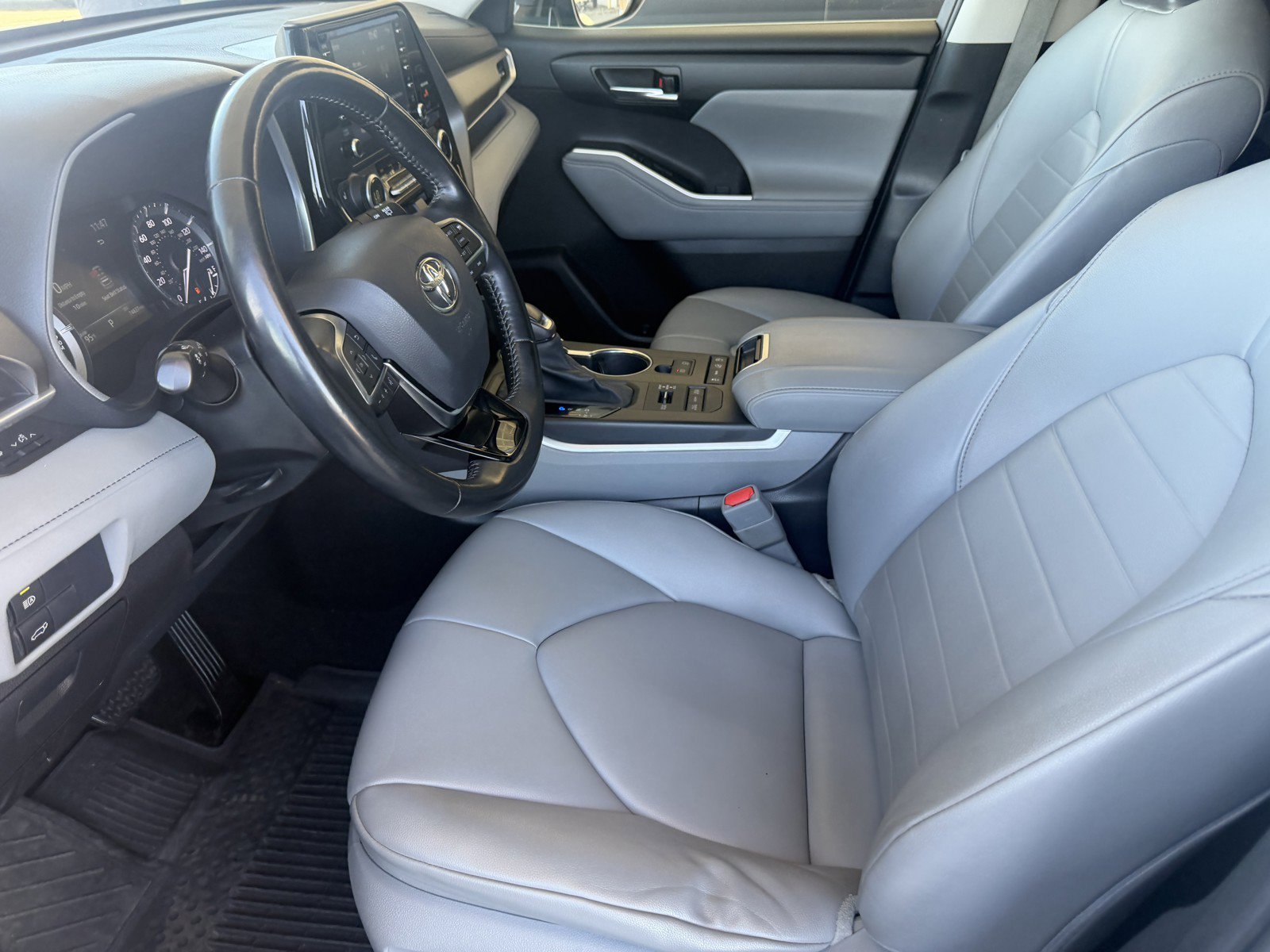 Certified Used 2021 Celestial Silver Metallic Toyota XLE image 21