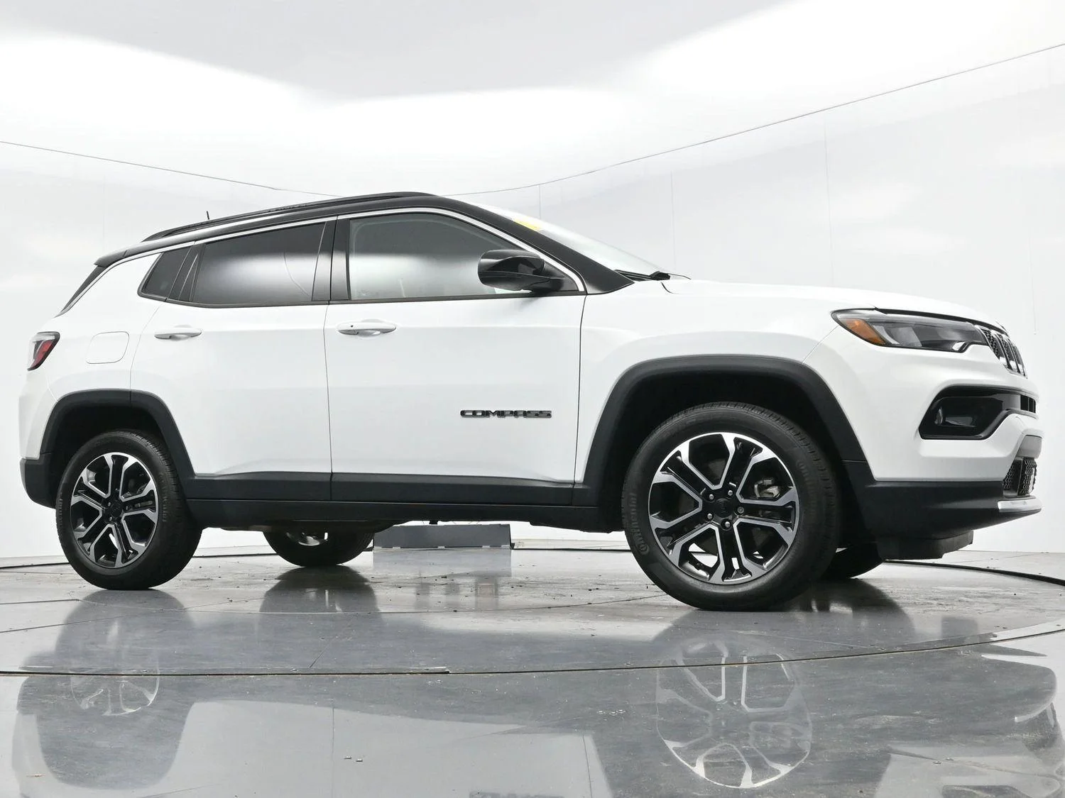 Used 2023 Bright White Clearcoat Jeep Limited image 43
