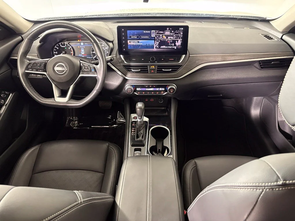 Used 2024 Silver Nissan 2.5 SL image 27