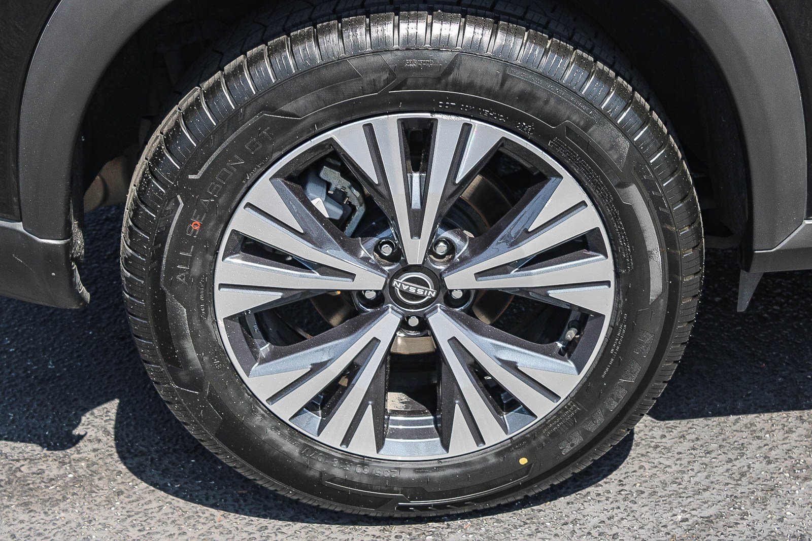 Used 2023 Super Black Nissan SV image 11