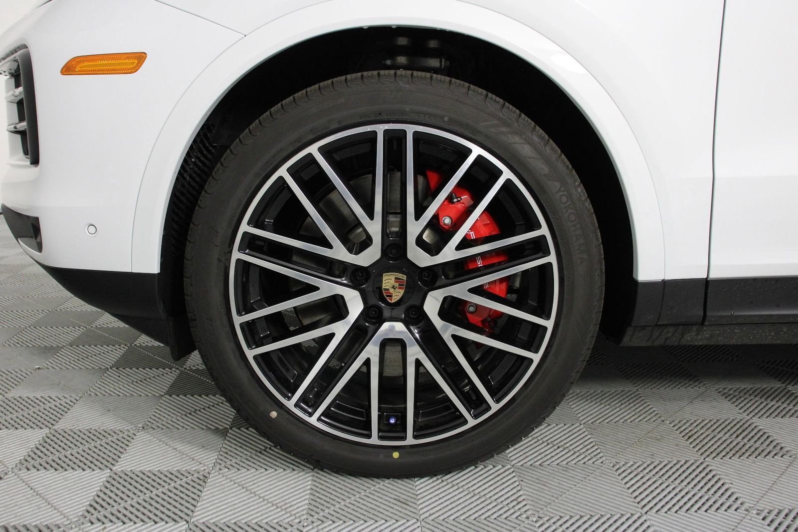 2026 Porsche Cayenne Coup S - Photo 17