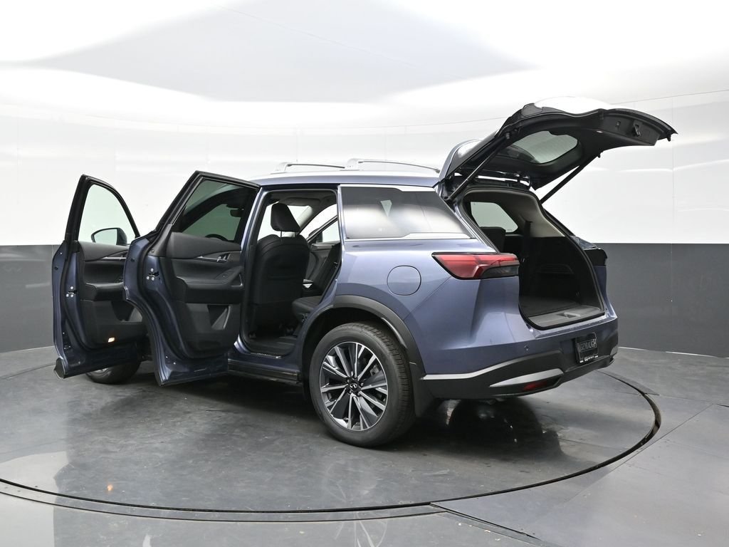 New 2027 MOONBOW BLUE INFINITI Luxe AWD image 49