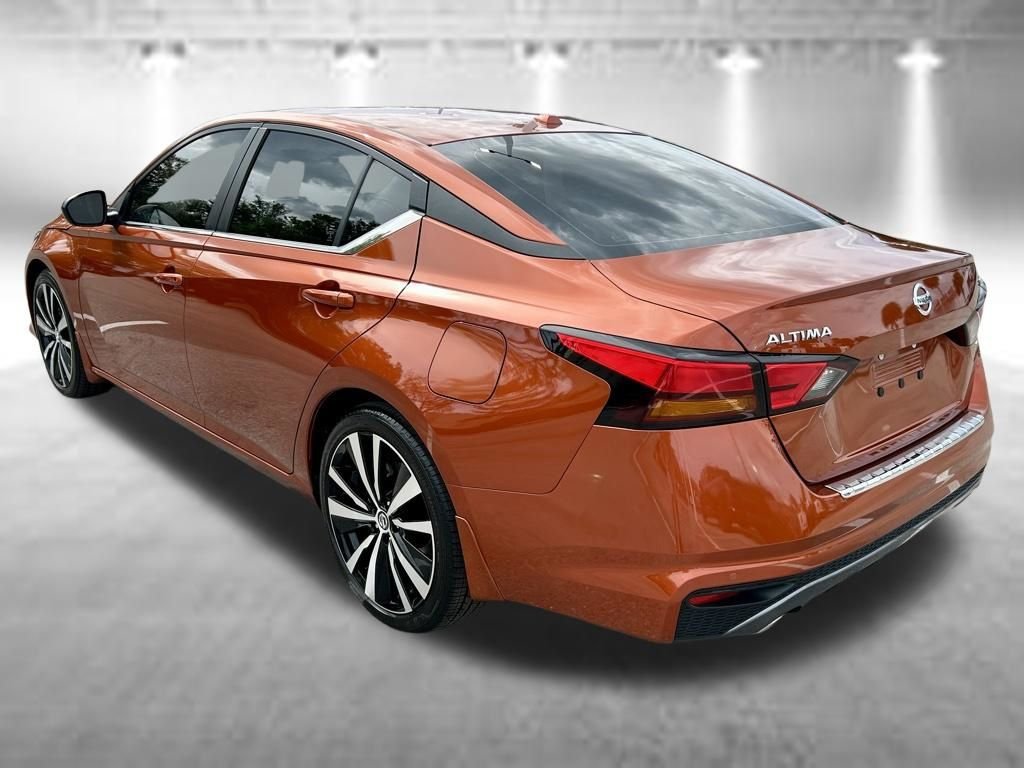 Used 2021 Orange Nissan 2.5 SR image 9