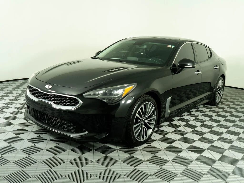 Used 2018 Black Kia Premium image 3