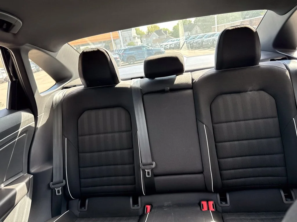 Used 2023  Volkswagen 1.5T Sport image 5