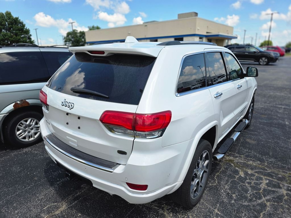 Used 2019 Ivory 3-Coat Jeep Overland image 4