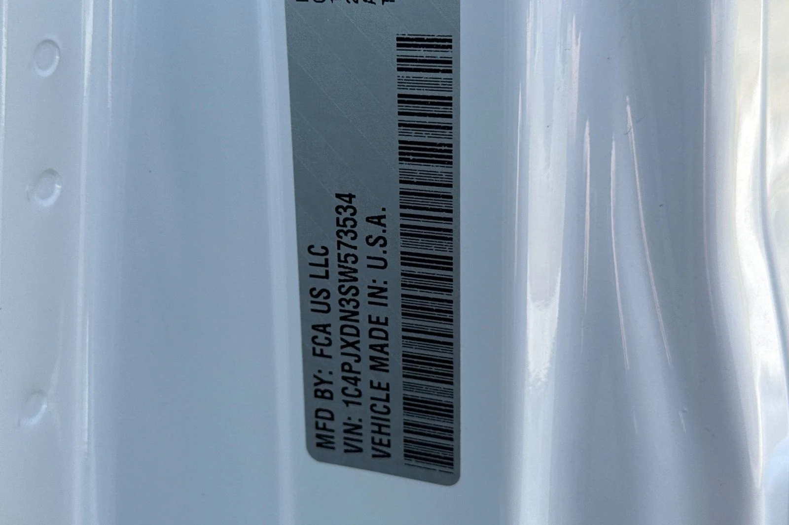 Used 2025 White Jeep Sport S image 26