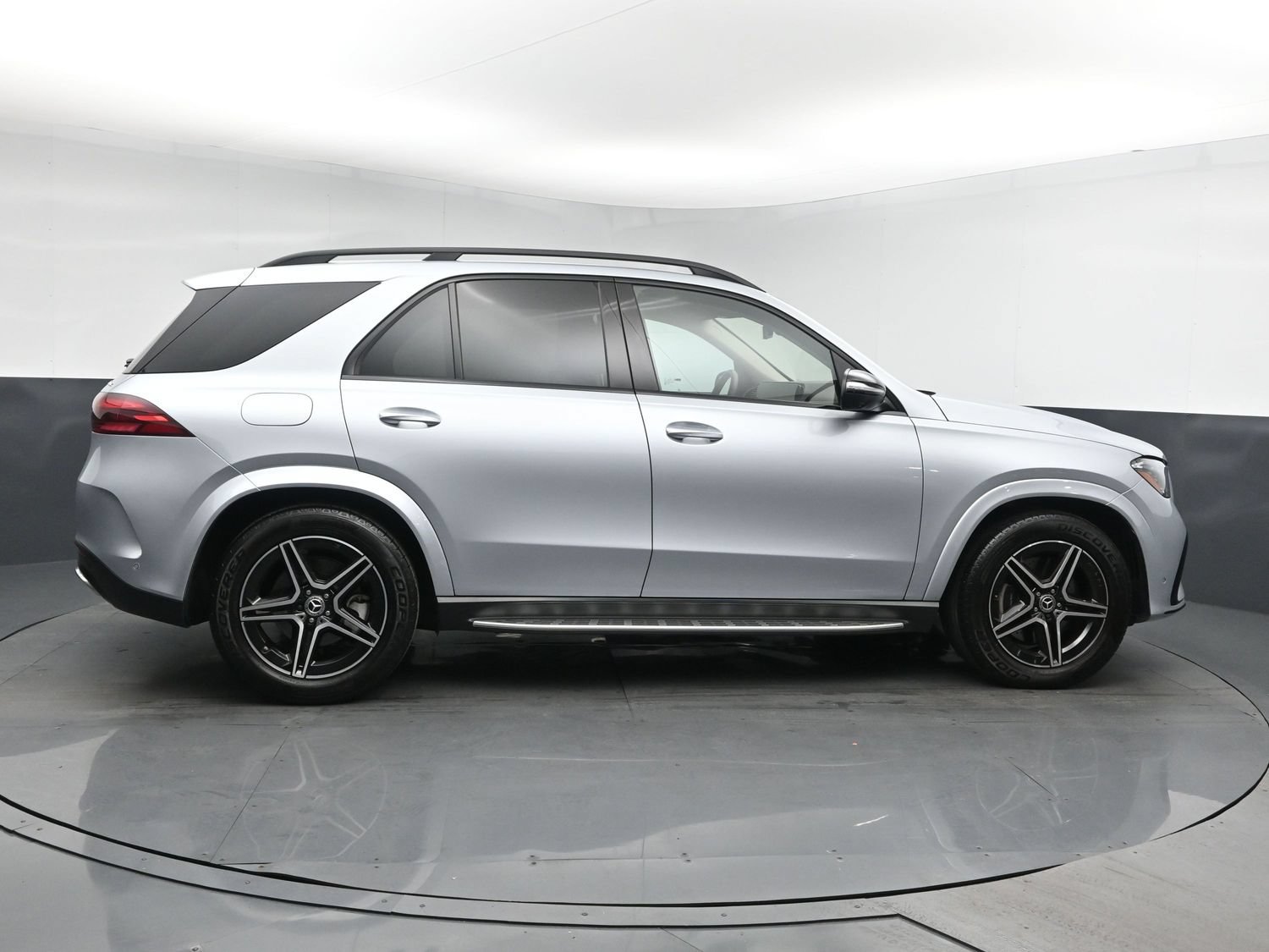 Used 2026 Silver Mercedes-Benz GLE 580 image 3