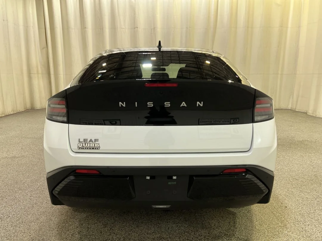 New 2026 Everest White Pearl TriCoat / Super Black Two-tone Nissan SV+ image 7