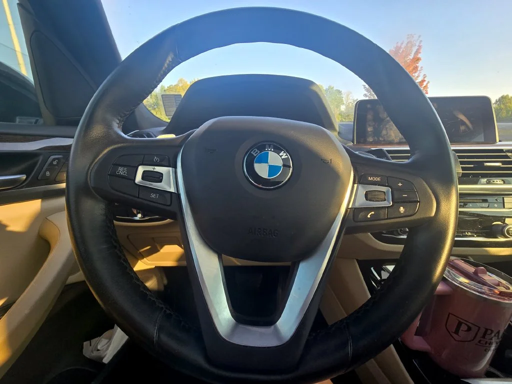 Used 2019 White BMW sDrive30i image 25