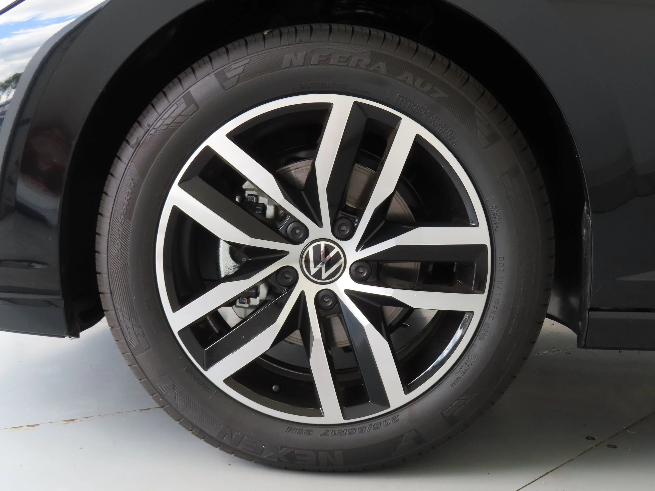 New 2026 Black Volkswagen 1.5T SE image 26