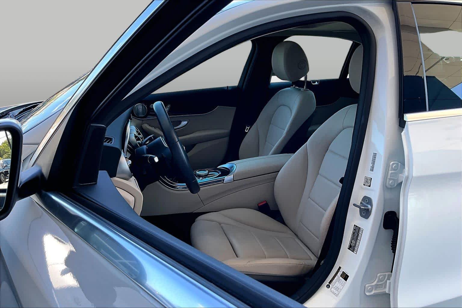 Pre-Owned 2021 Mercedes-Benz C 300