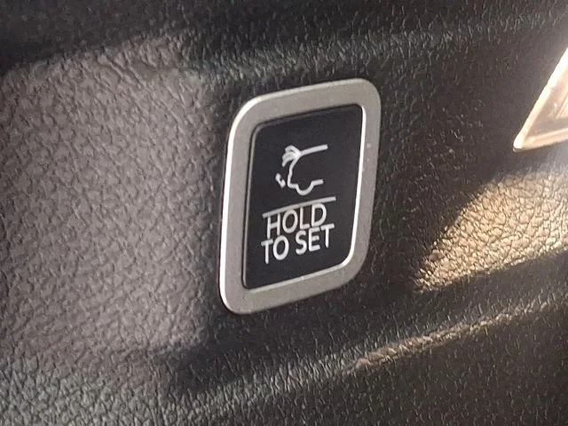 Used 2023 White Jeep Limited image 29