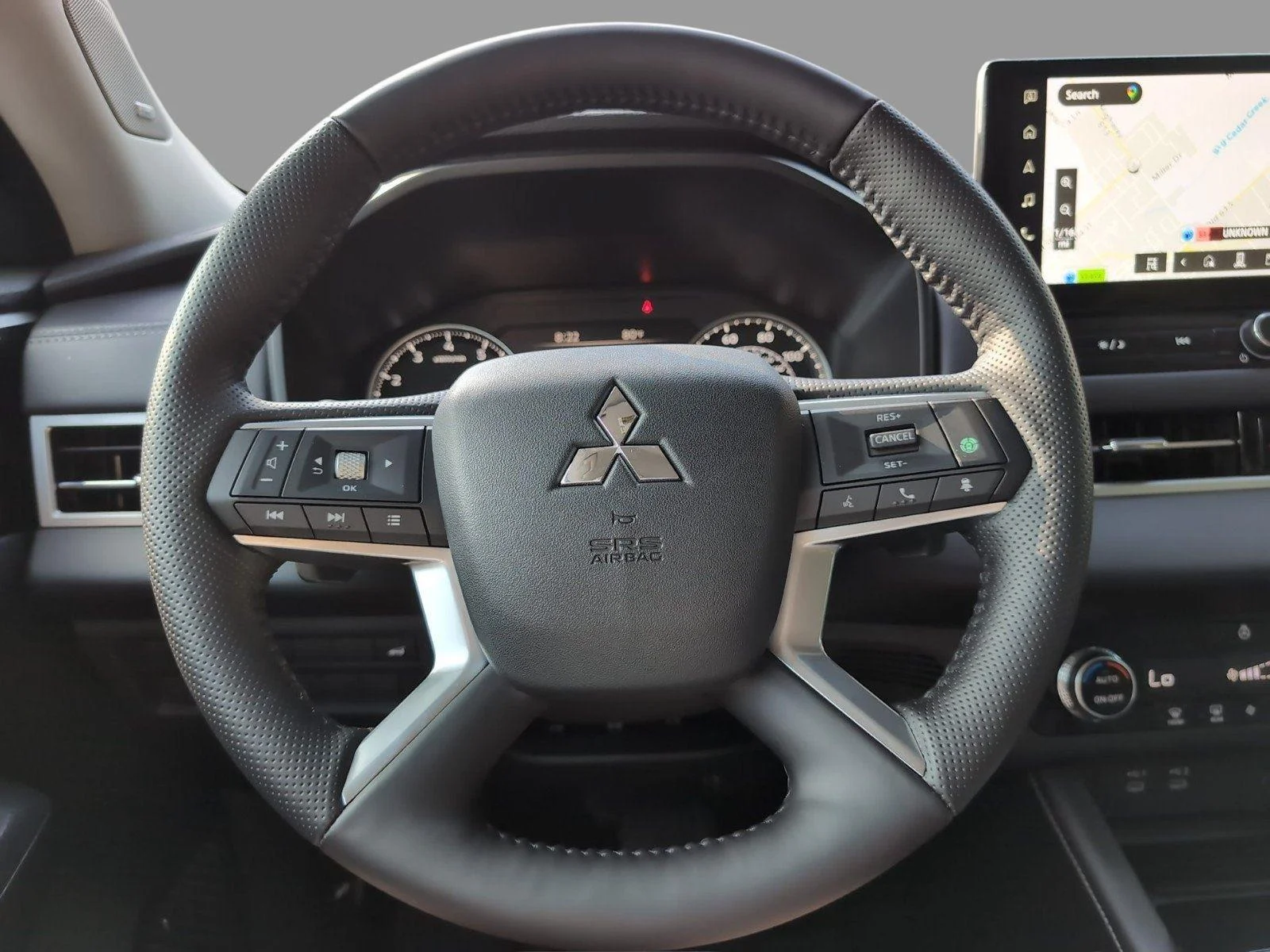 Used 2026  Mitsubishi SE image 27