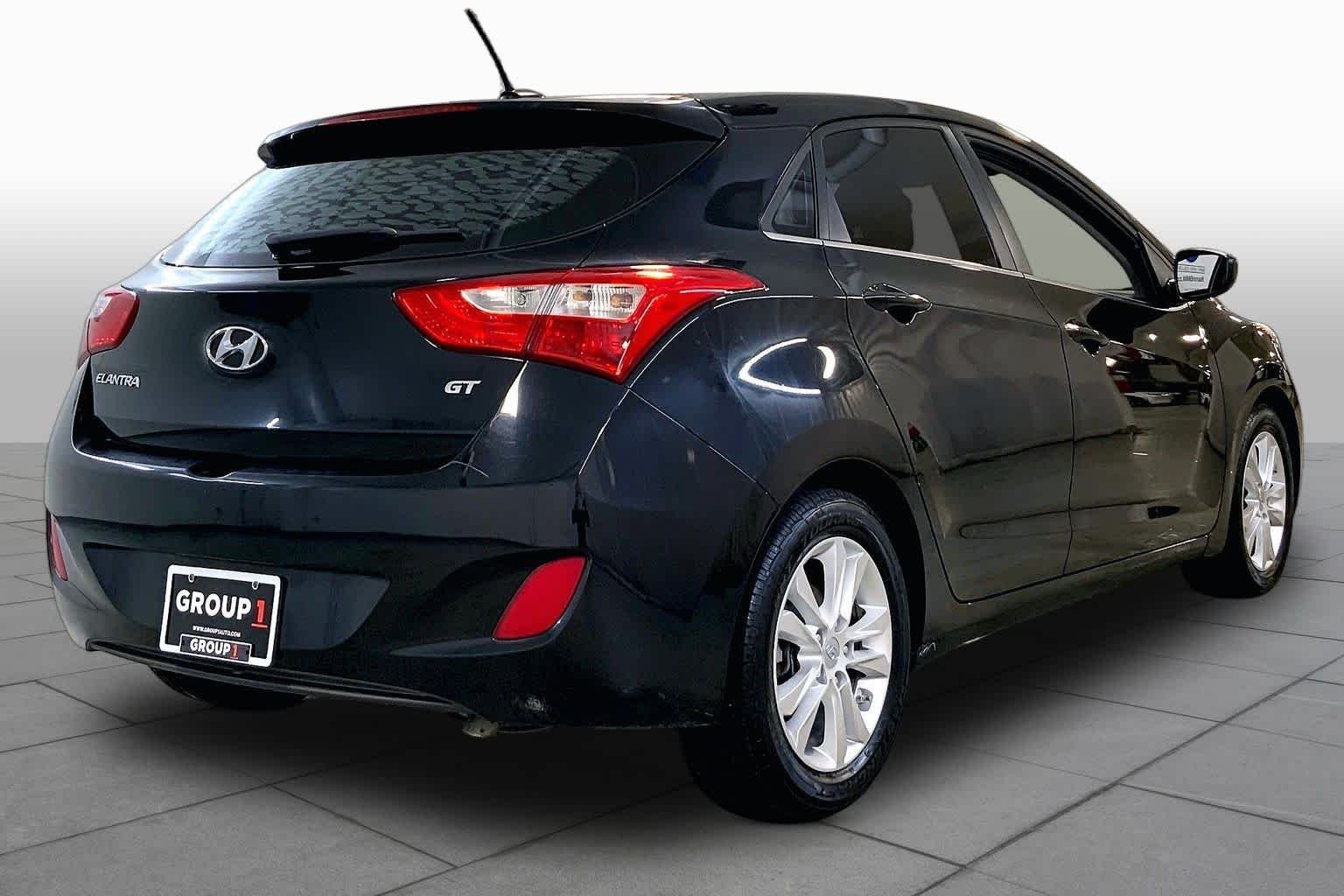Used 2014 Black Noir Pearl Hyundai  image 12