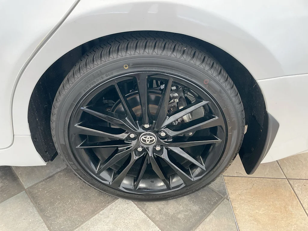 Used 2022  Toyota XSE image 33