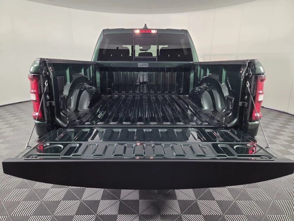 New 2026 Serrano-Green Metallic Exterior Paint RAM Big Horn image 20